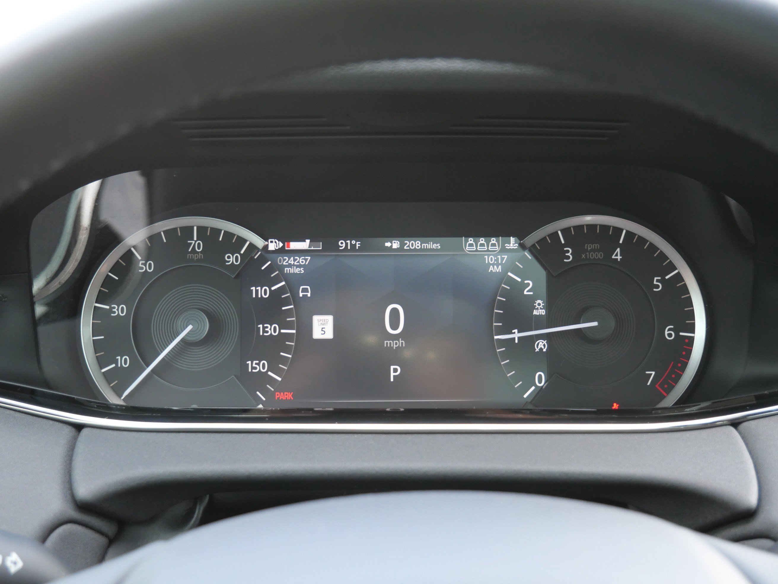Used 2023 Fuji White Land Rover R-Dynamic SE image 22