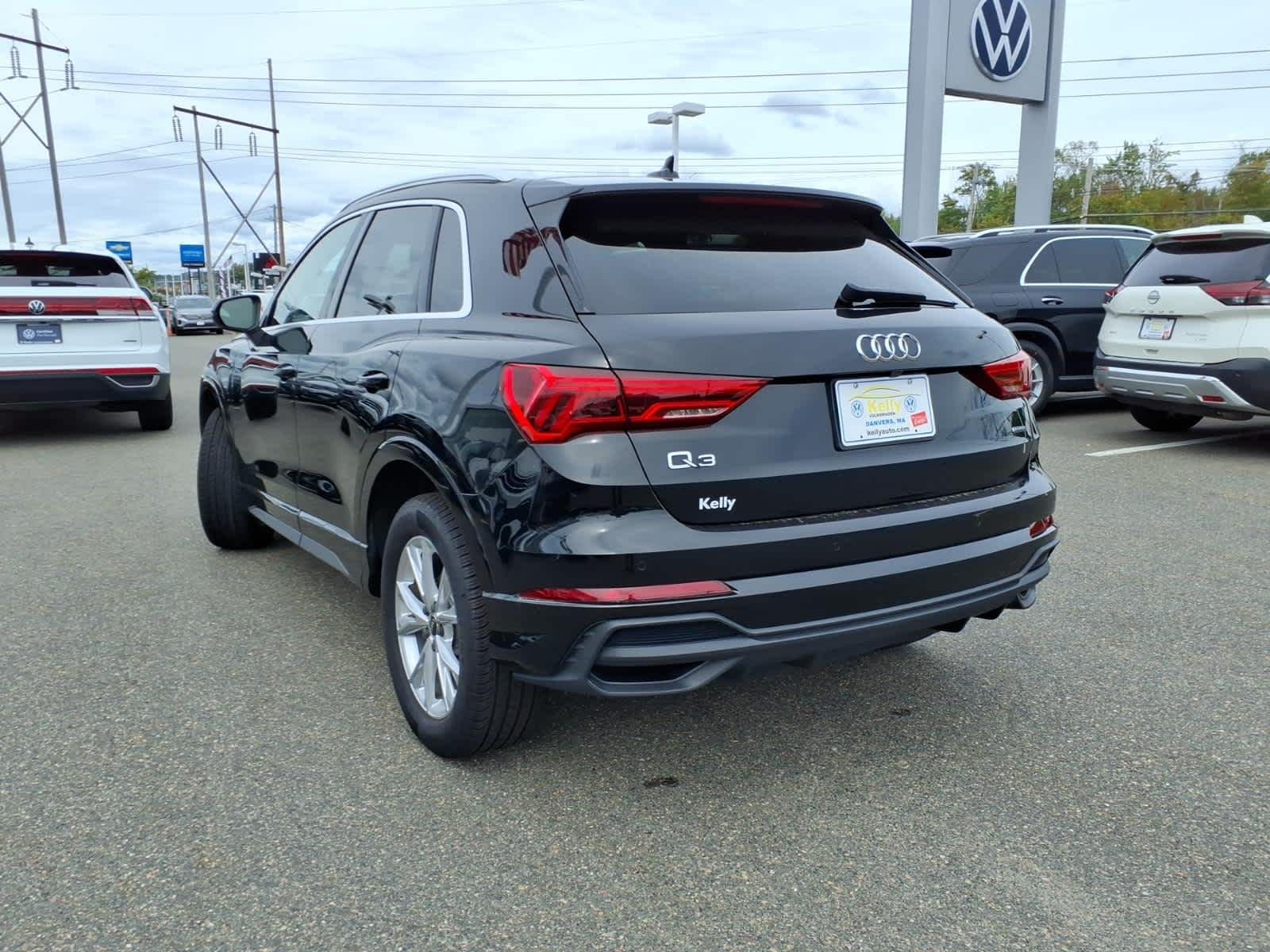 Used 2023 Mythos Black Metallic Audi S line Premium image 7