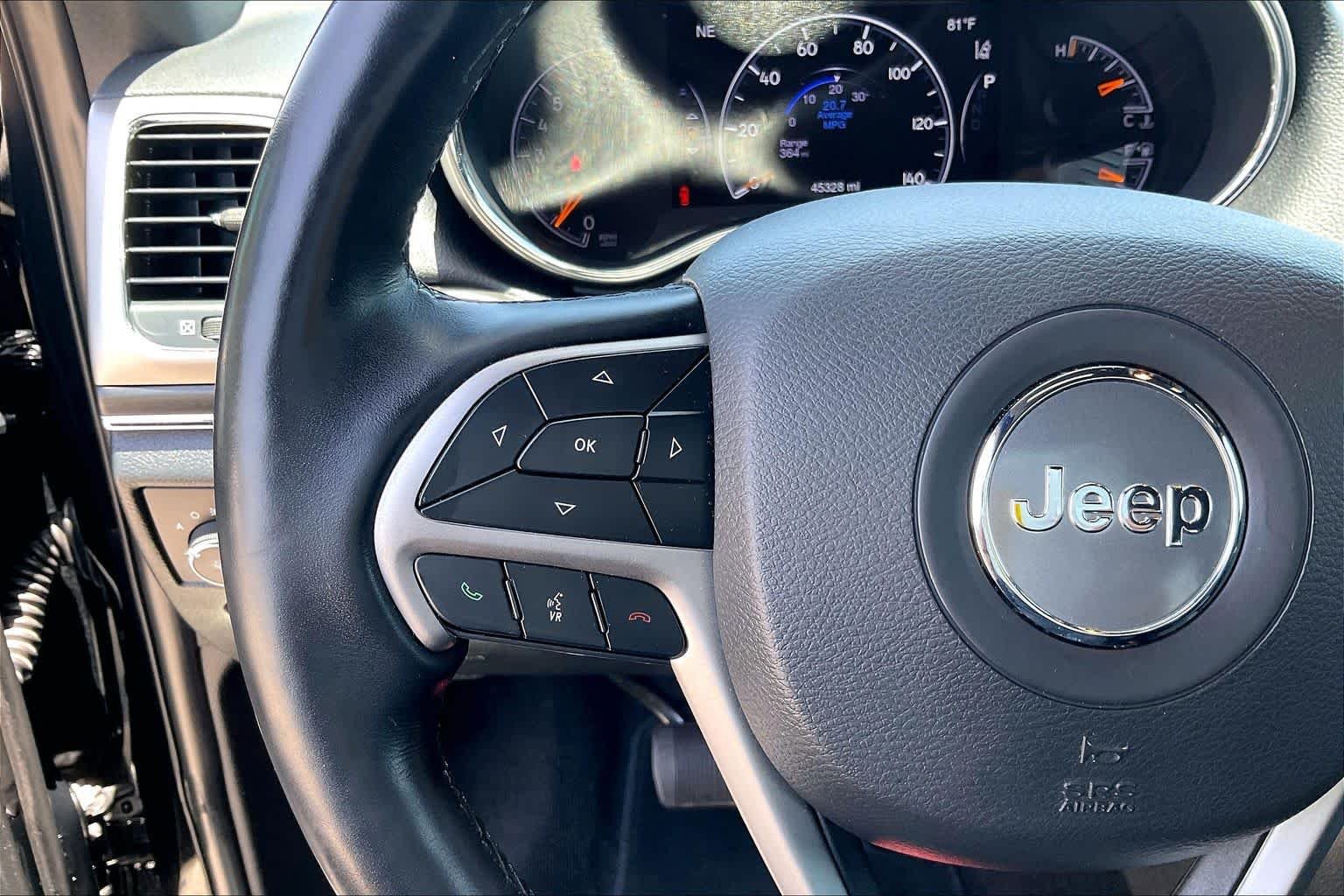 Used 2022 Diamond Black Crystal Pearlcoat Jeep Limited image 24