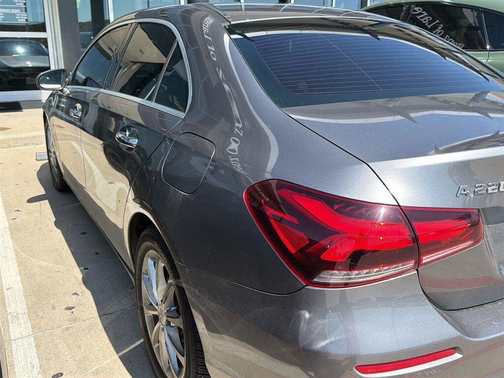 Used 2021 MOUNTAIN GRAY MERCEDES-BENZ A 220 4MATIC® image 4