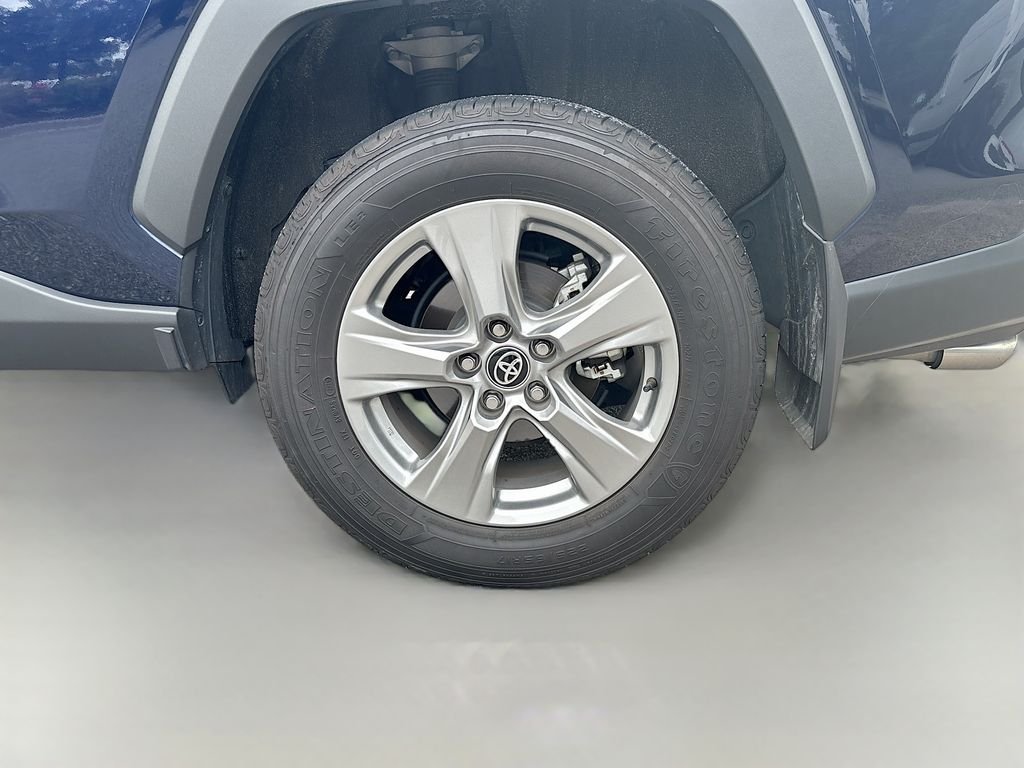 Used 2025  Toyota XLE image 13