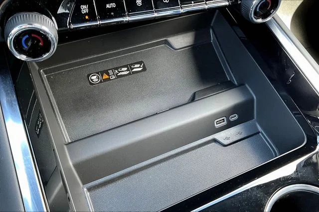 Used 2025 Blue Chevrolet Premier image 15