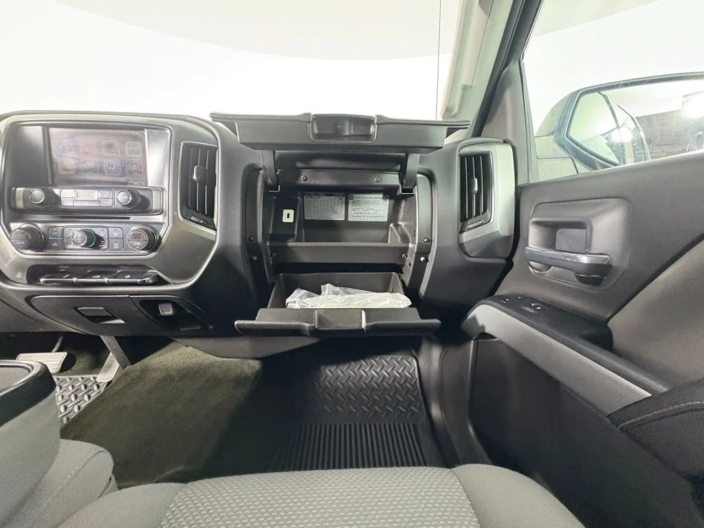 Used 2017 Pepperdust Metallic Chevrolet LT image 26