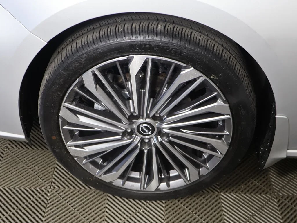 Used 2024 Silver Nissan 2.5 SL image 20