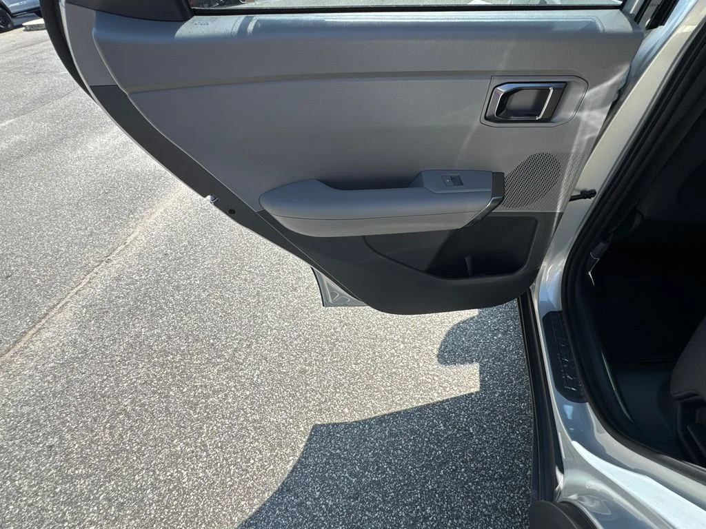 New 2027 Ivory Silver Kia EX image 22