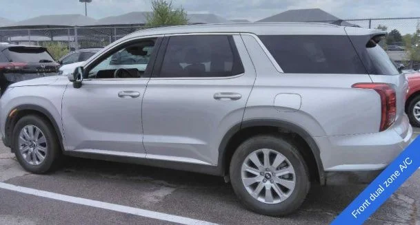 Used 2025 Silver Hyundai SEL image 10