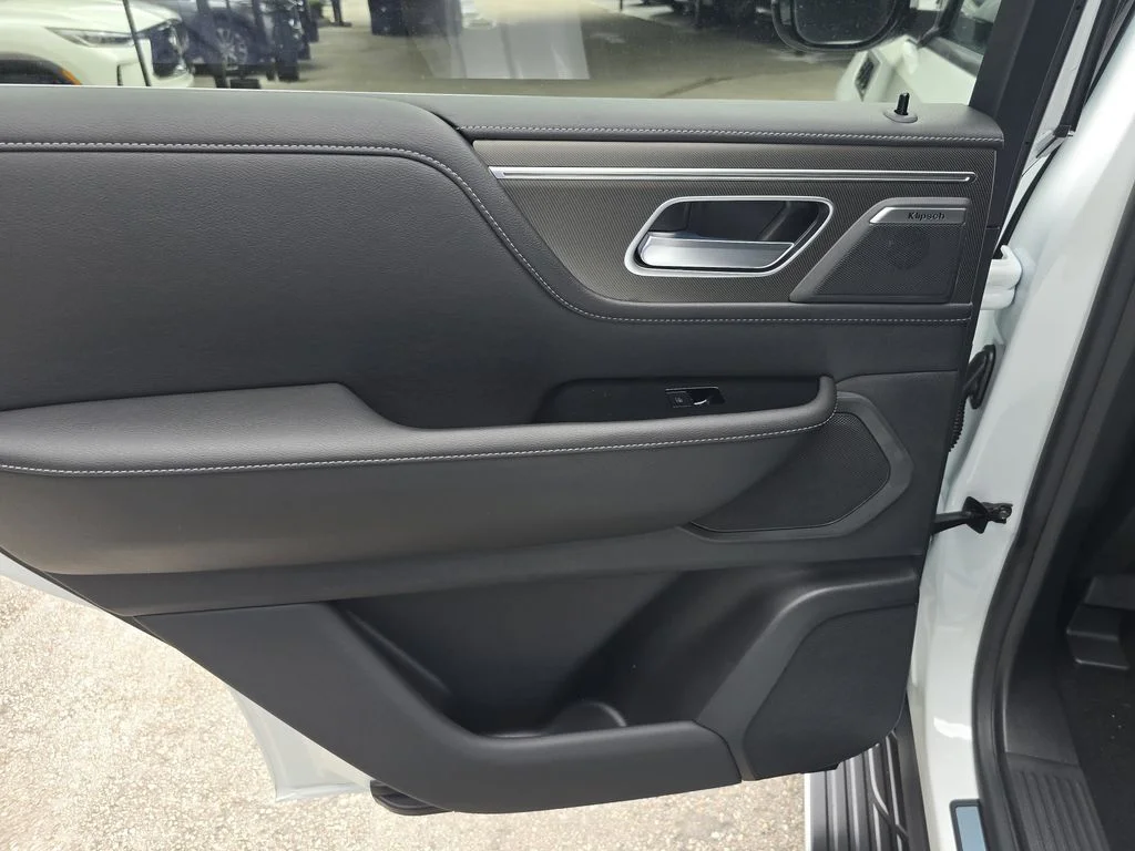 New 2026 RADIANT WHITE INFINITI Luxe 2WD image 11