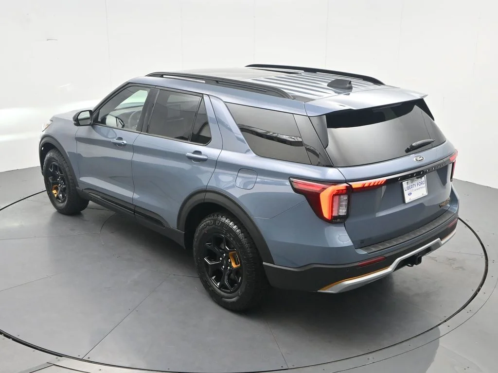 New 2026 Vapor Blue Metallic Ford Tremor® image 39
