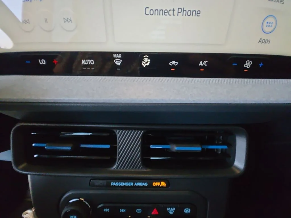 Used 2025 White Ford XLT image 17