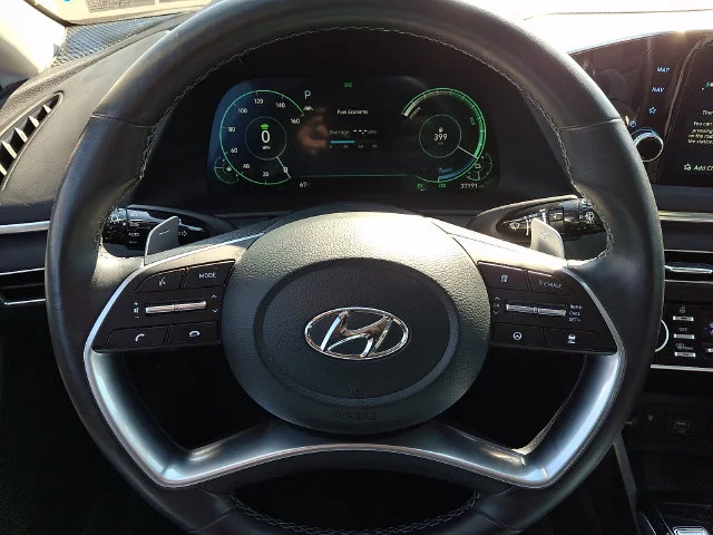 Used 2023 White Hyundai Limited image 19