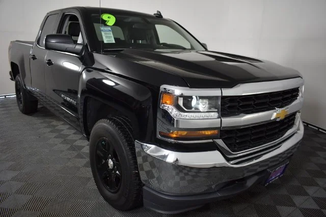Used 2019 Black Chevrolet LT image 11
