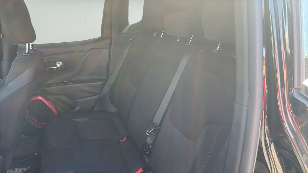Used 2016 Black Jeep Trailhawk image 11