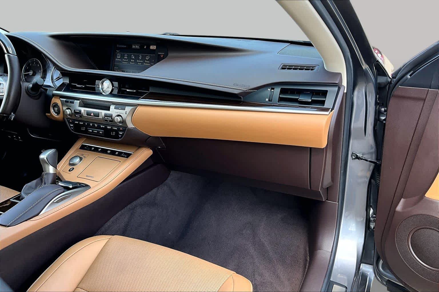 Used 2016 Nebula Gray Pearl Lexus  image 18