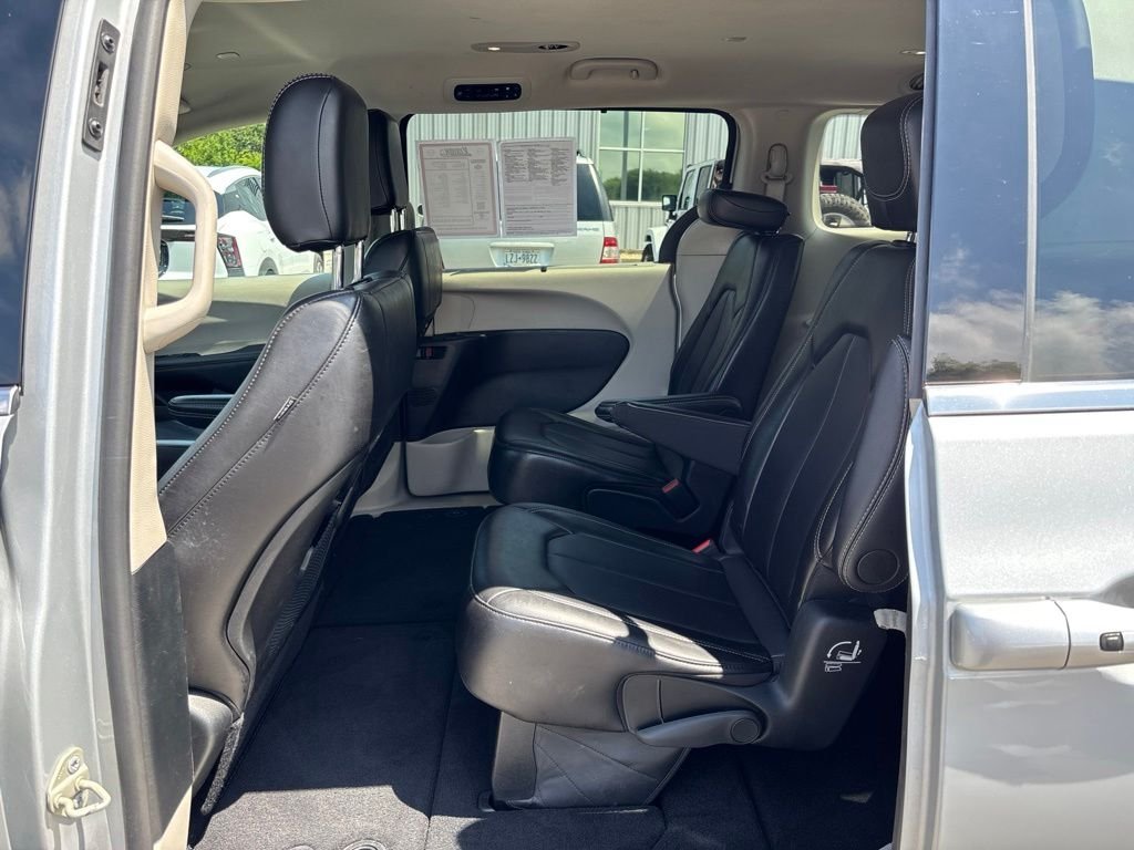 Used 2024 Silver Chrysler Touring L image 15