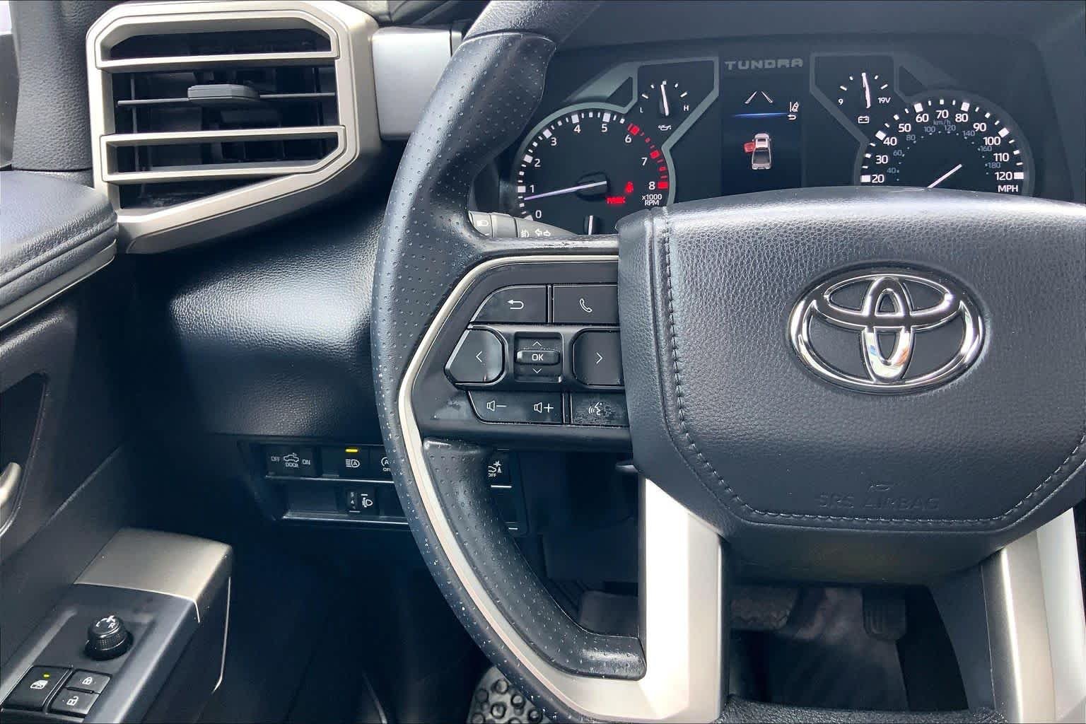 Used 2025 Ice Cap Toyota SR5 image 23