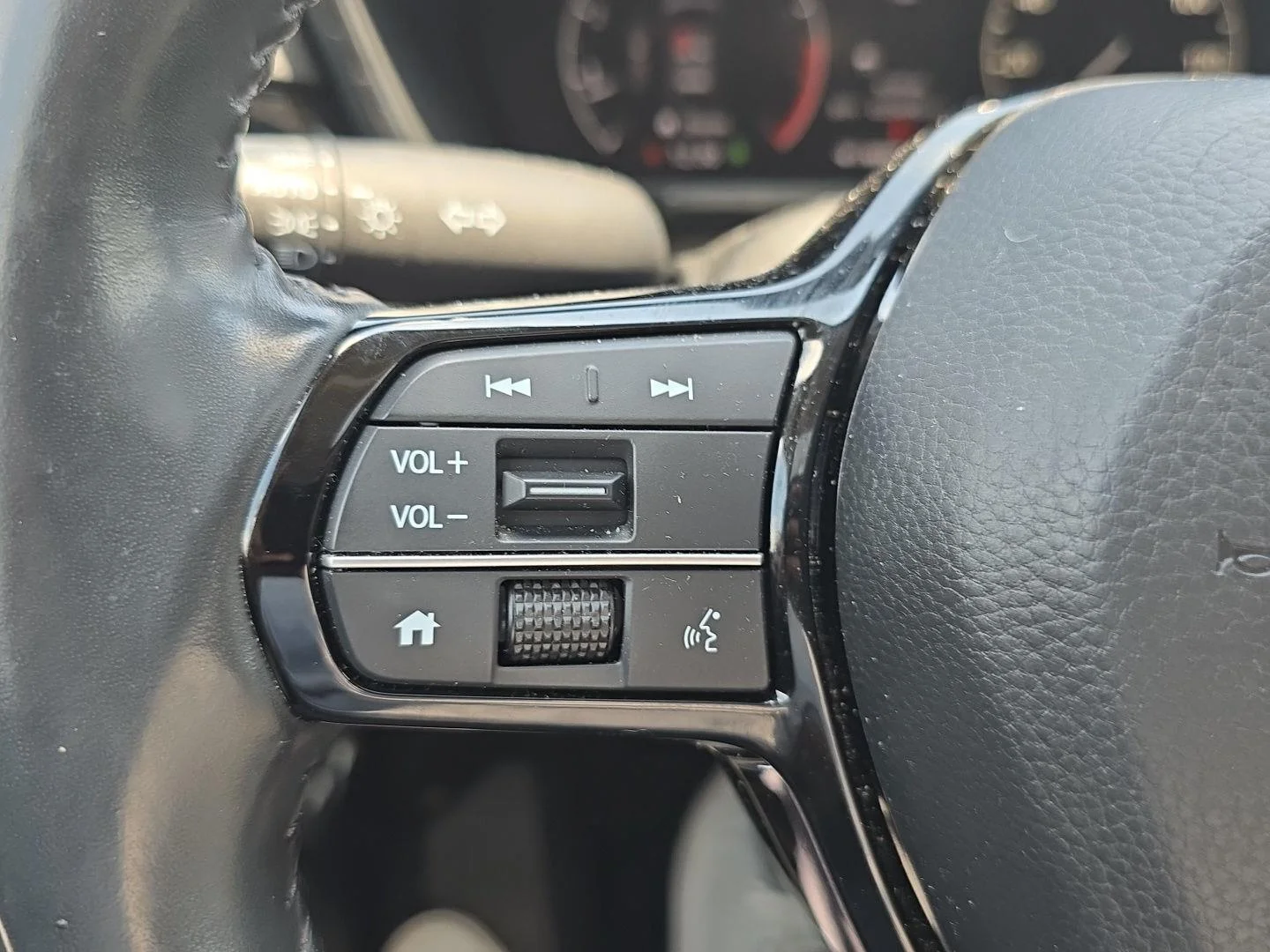 Used 2024 Platinum White Pearl Honda EX-L image 14