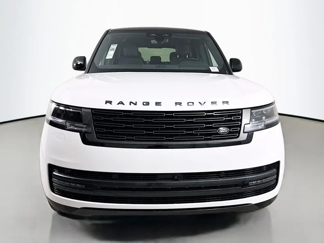 New 2026 Fuji White Land Rover SE image 2
