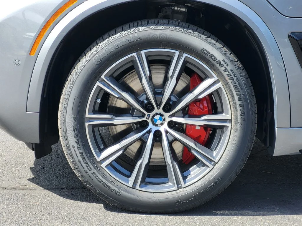 New 2026 Skyscraper Grey Metallic BMW xDrive50e image 6