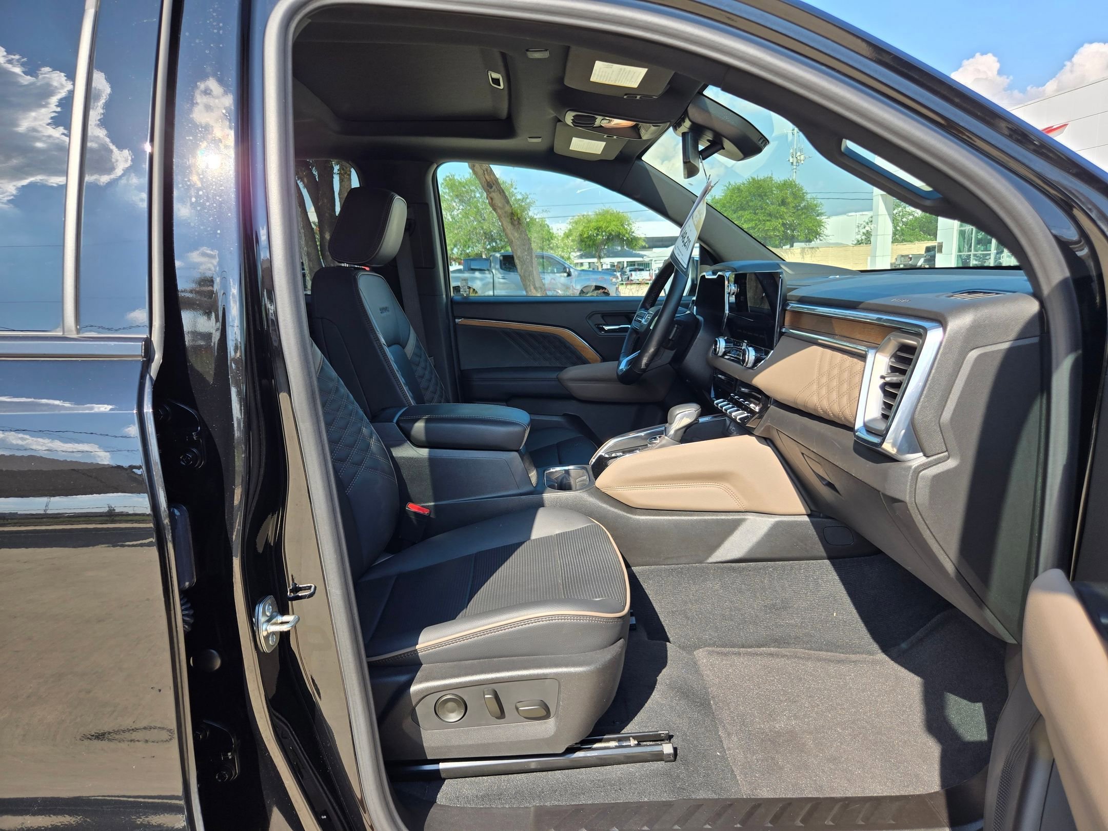 2025 GMC Canyon Denali - Photo 25
