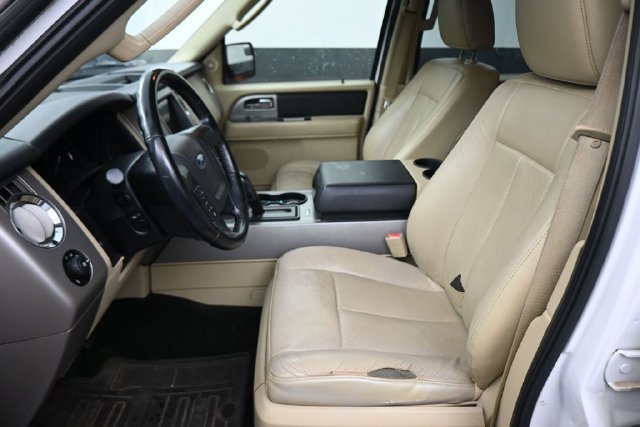 Used 2017 White Ford XLT image 22