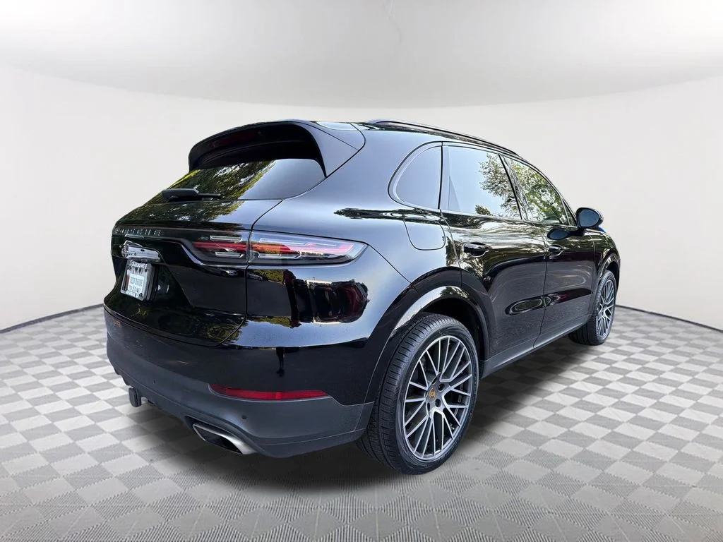 Used 2020  Porsche Base image 5