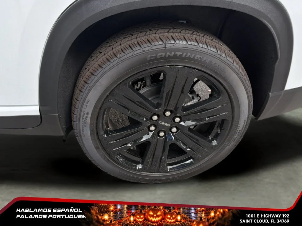 New 2026 Glacier White Tricoat GMC Elevation image 38