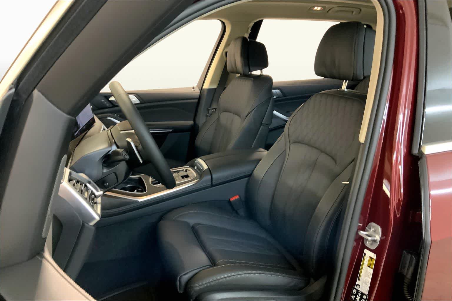 2026 BMW X7 40i - Photo 9