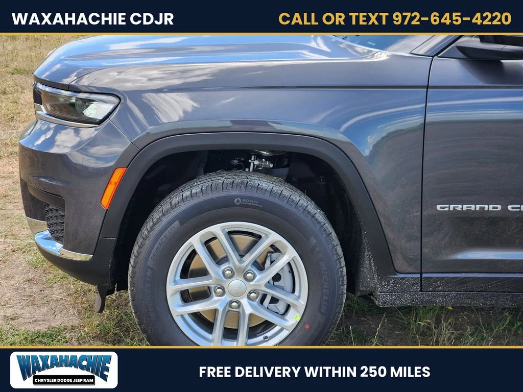 New 2026 Baltic Gray Metallic Clear-Coat Exterior Paint Jeep Laredo image 7