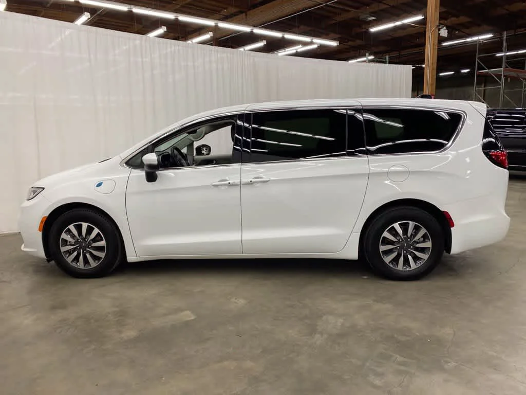 Used 2023 Bright White Clearcoat Chrysler Hybrid Touring L image 3