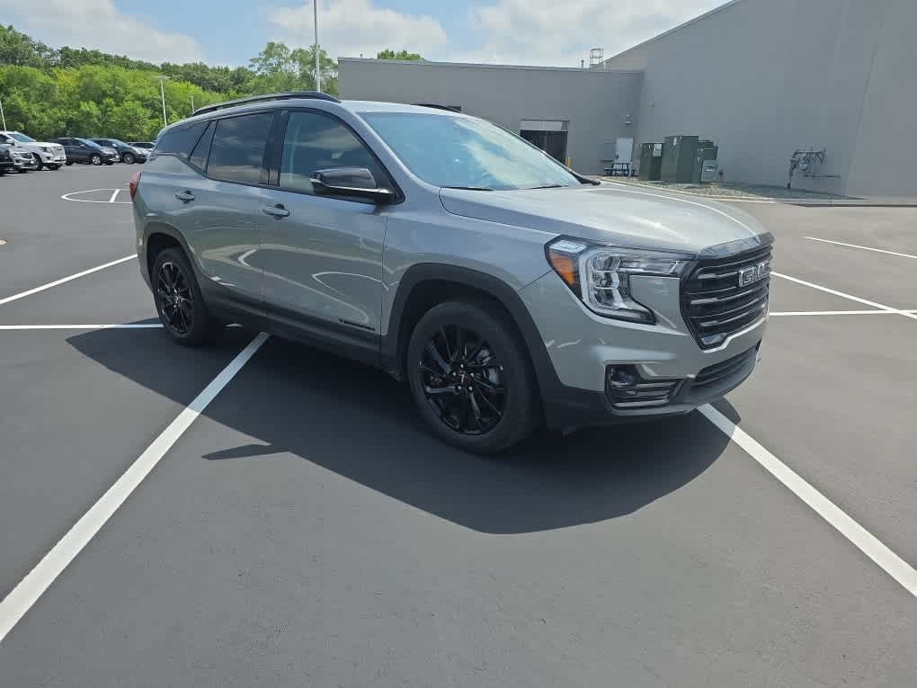 Used 2023 Sterling Metallic GMC SLT image 2