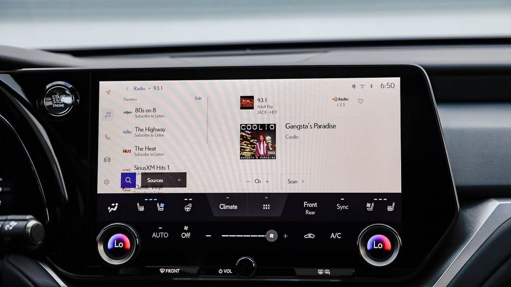 Used 2025 Pearl Lexus 350 Luxury image 17