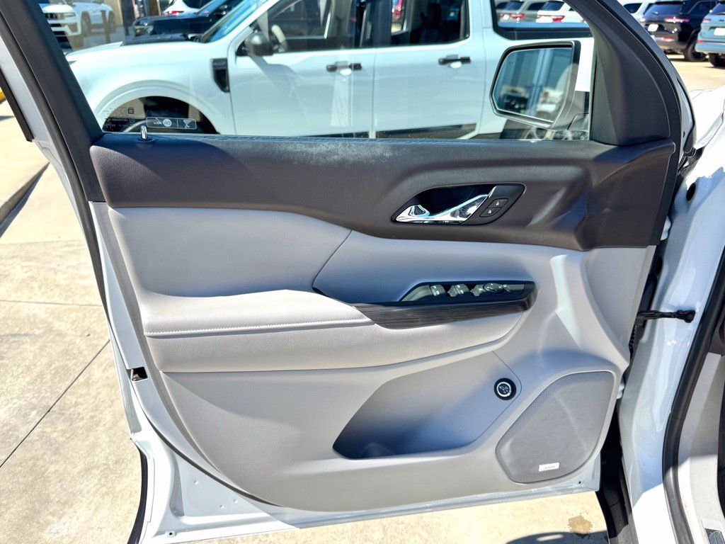 Used 2018 White GMC SLT-1 image 10