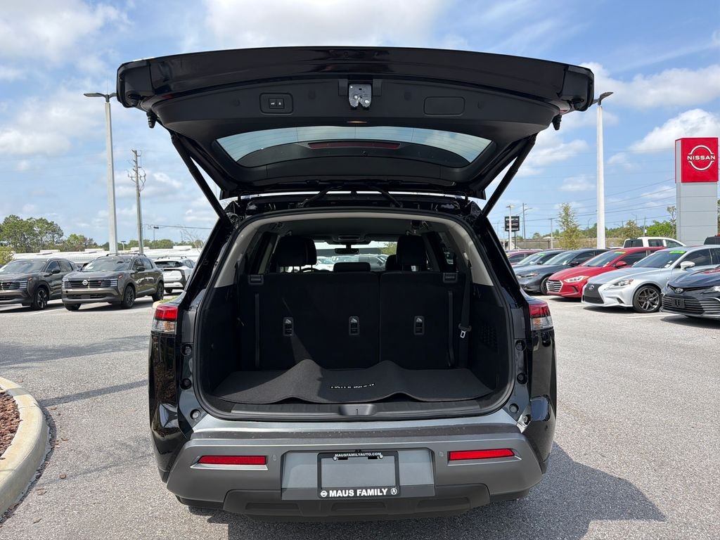 New 2026 Nissan Pathfinder SL 4D Sport Utility