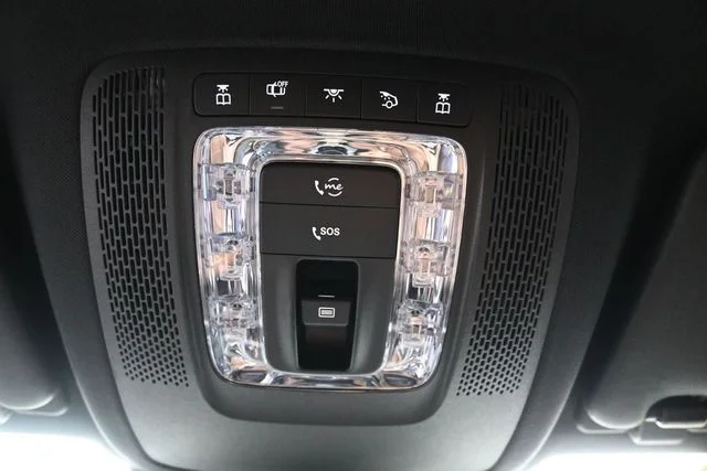 Used 2025  Mercedes-Benz GLE 450e image 30