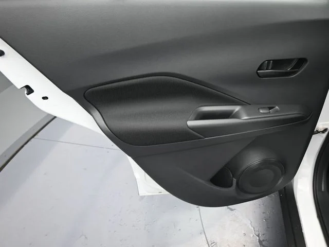 Used 2025 White Nissan S image 10