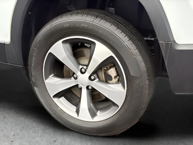 Used 2022 White Jeep Limited image 29