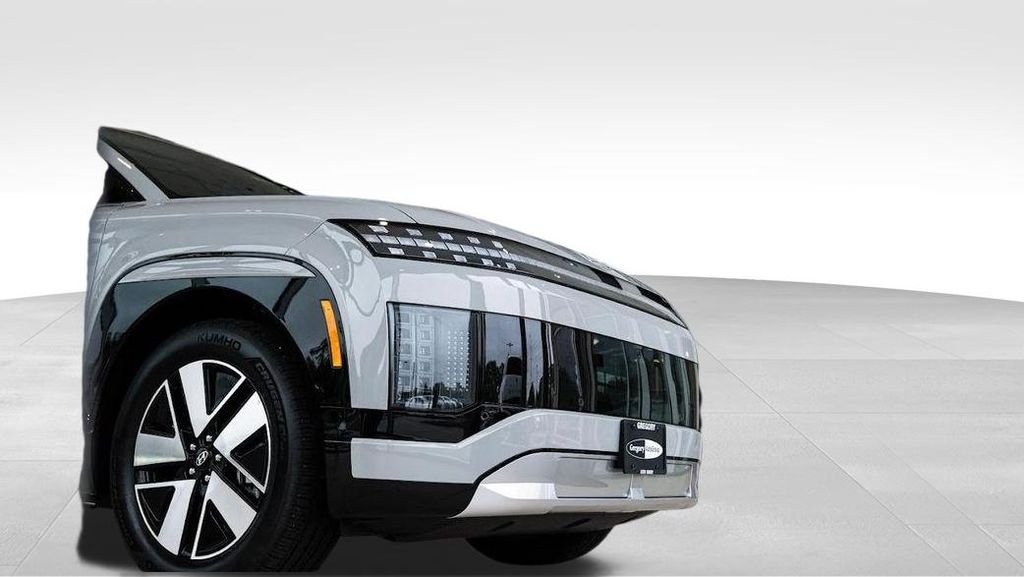Used 2026 White Hyundai Performance Calligraphy image 6