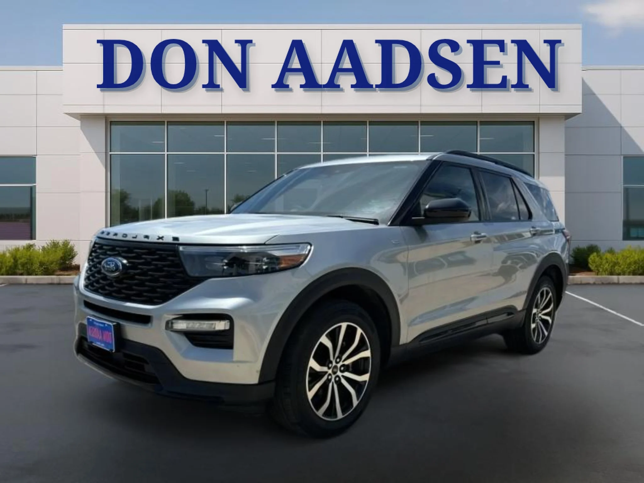 2023 Ford Explorer ST Line
