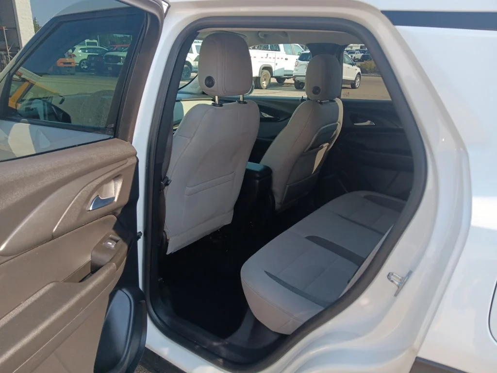Used 2021 Summit White Chevrolet LT image 27