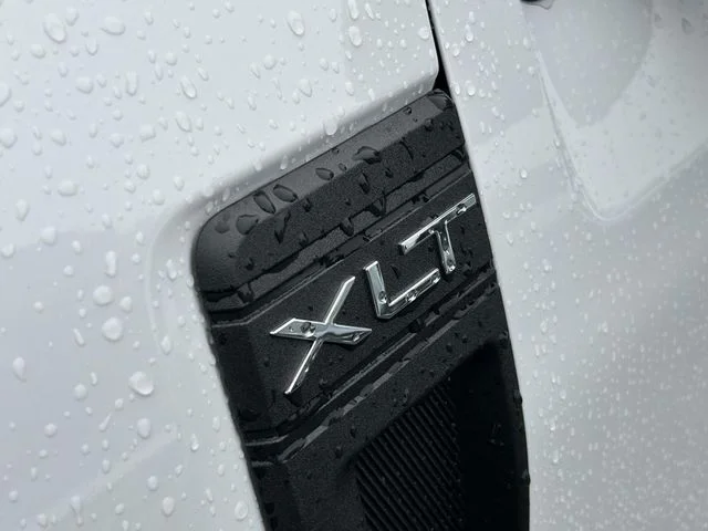 New 2026 Oxford White Ford XLT image 7