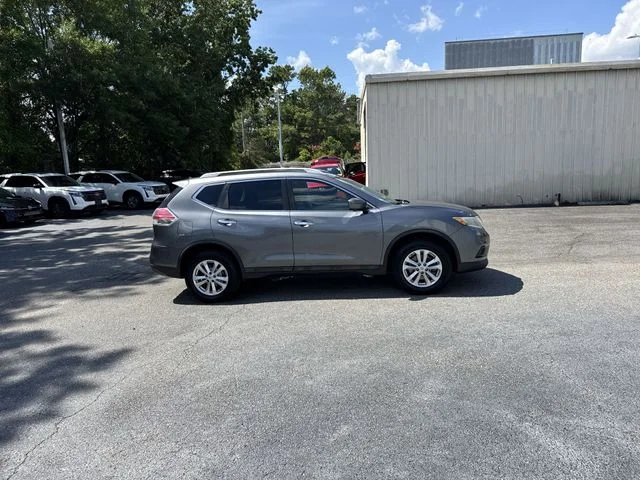 Used 2016 Gray Nissan SV image 4