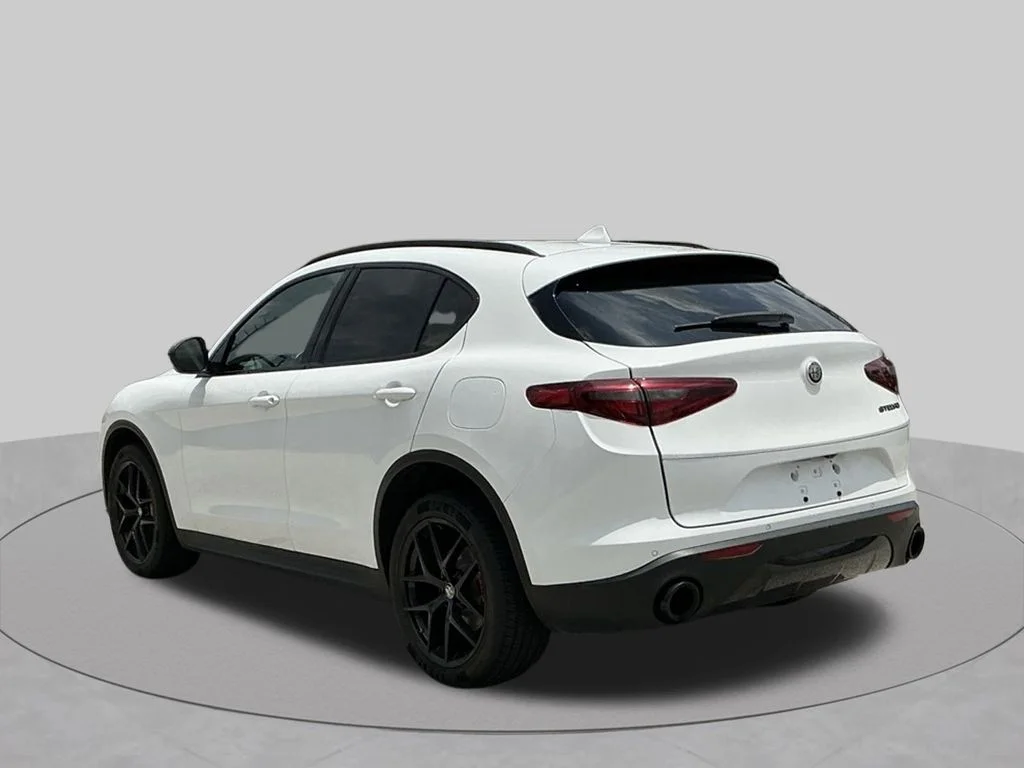 Used 2019 White Alfa Romeo Base image 6