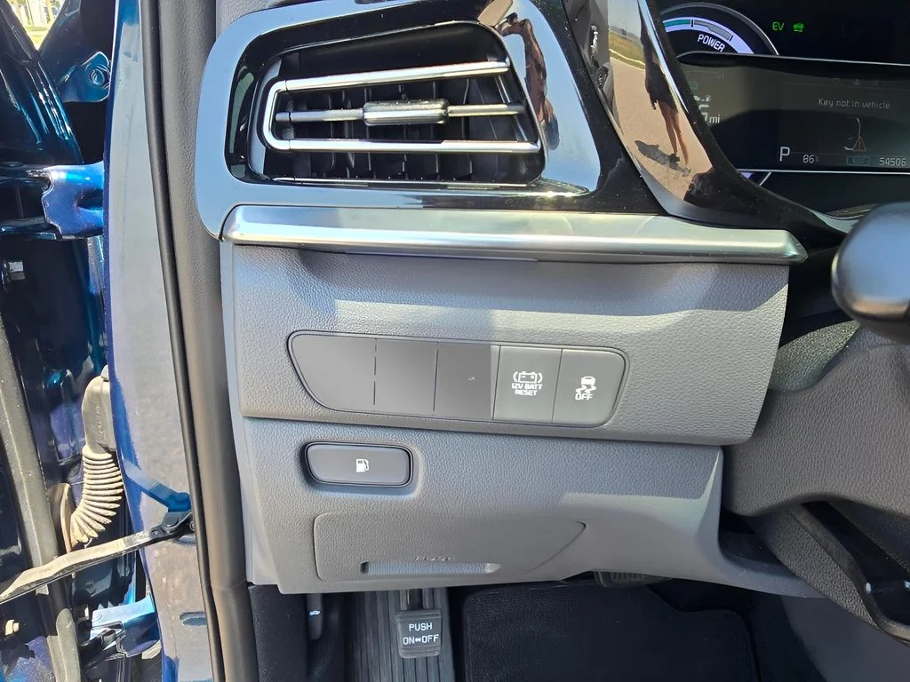Used 2021 Deep Cerulean Kia LXS image 15
