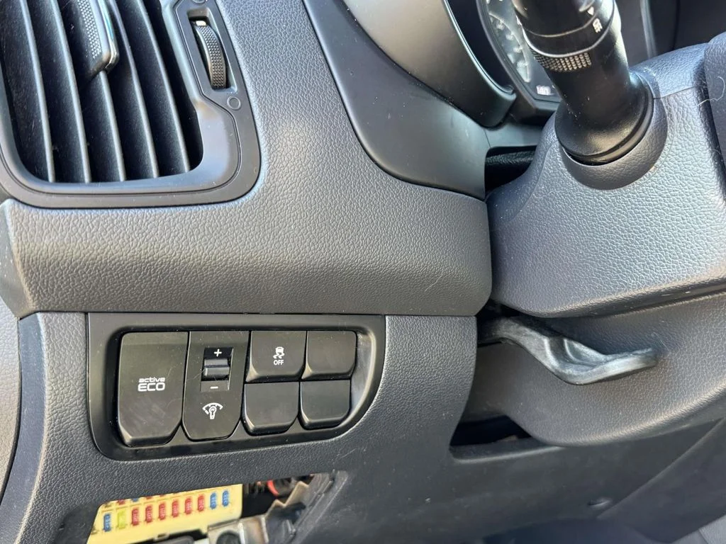 Used 2015 Silver Kia LX image 28