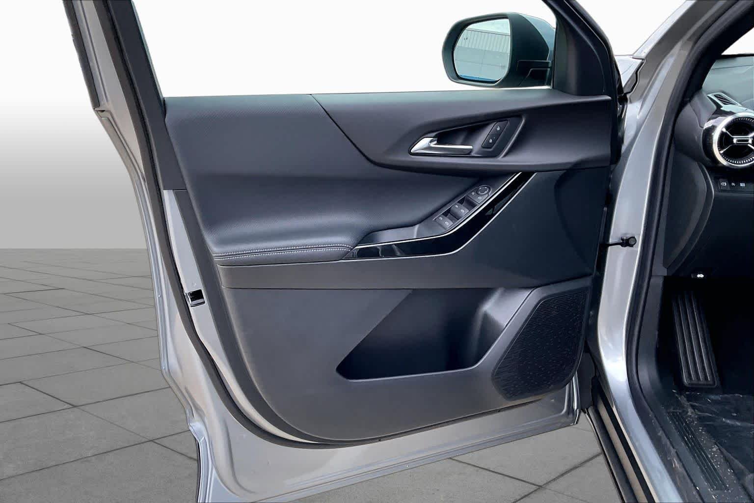 2027 Chevrolet Equinox LT - Photo 11