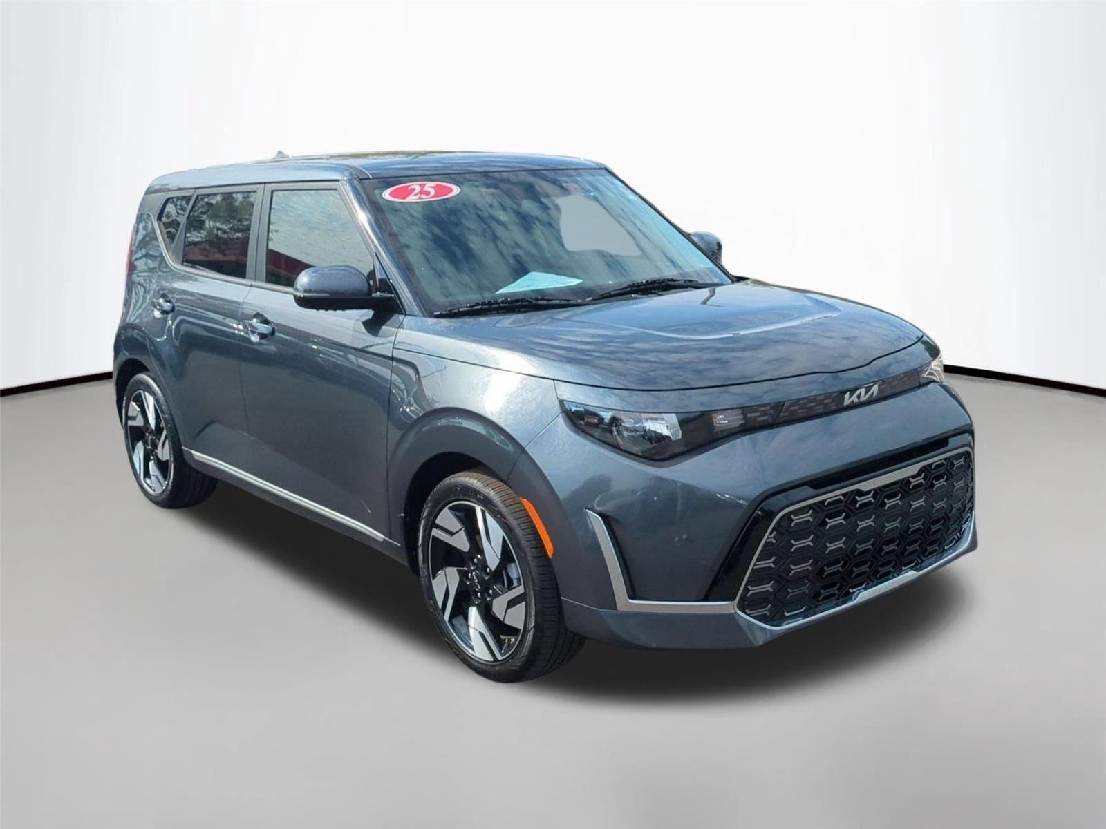 Used 2025 Gravity Gray Kia GT-Line image 7