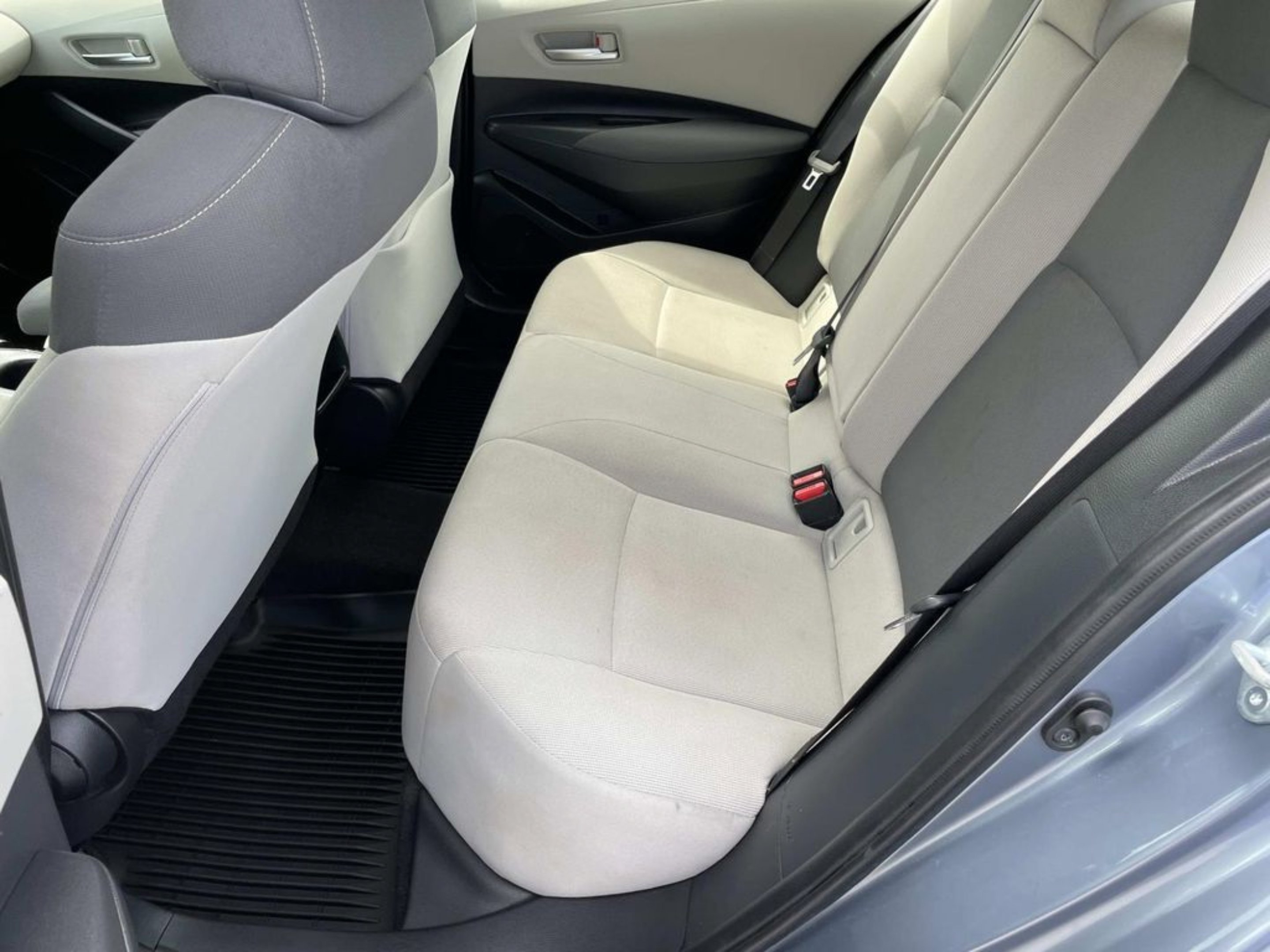 Used 2021  Toyota LE image 10