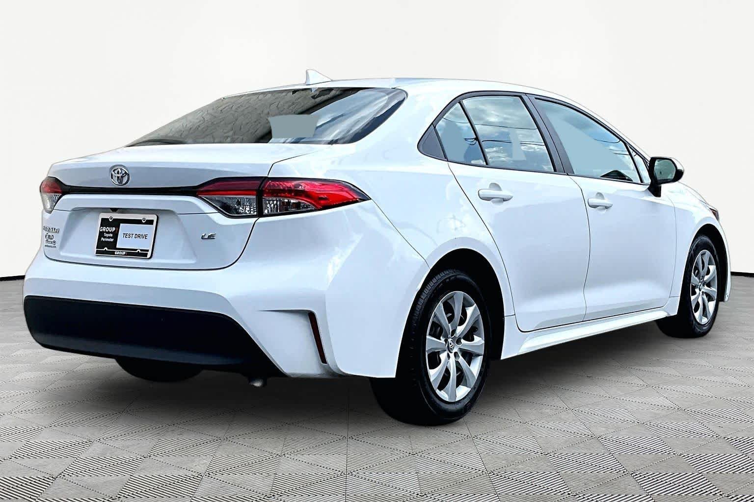 Used 2025 Ice Cap Toyota LE image 12