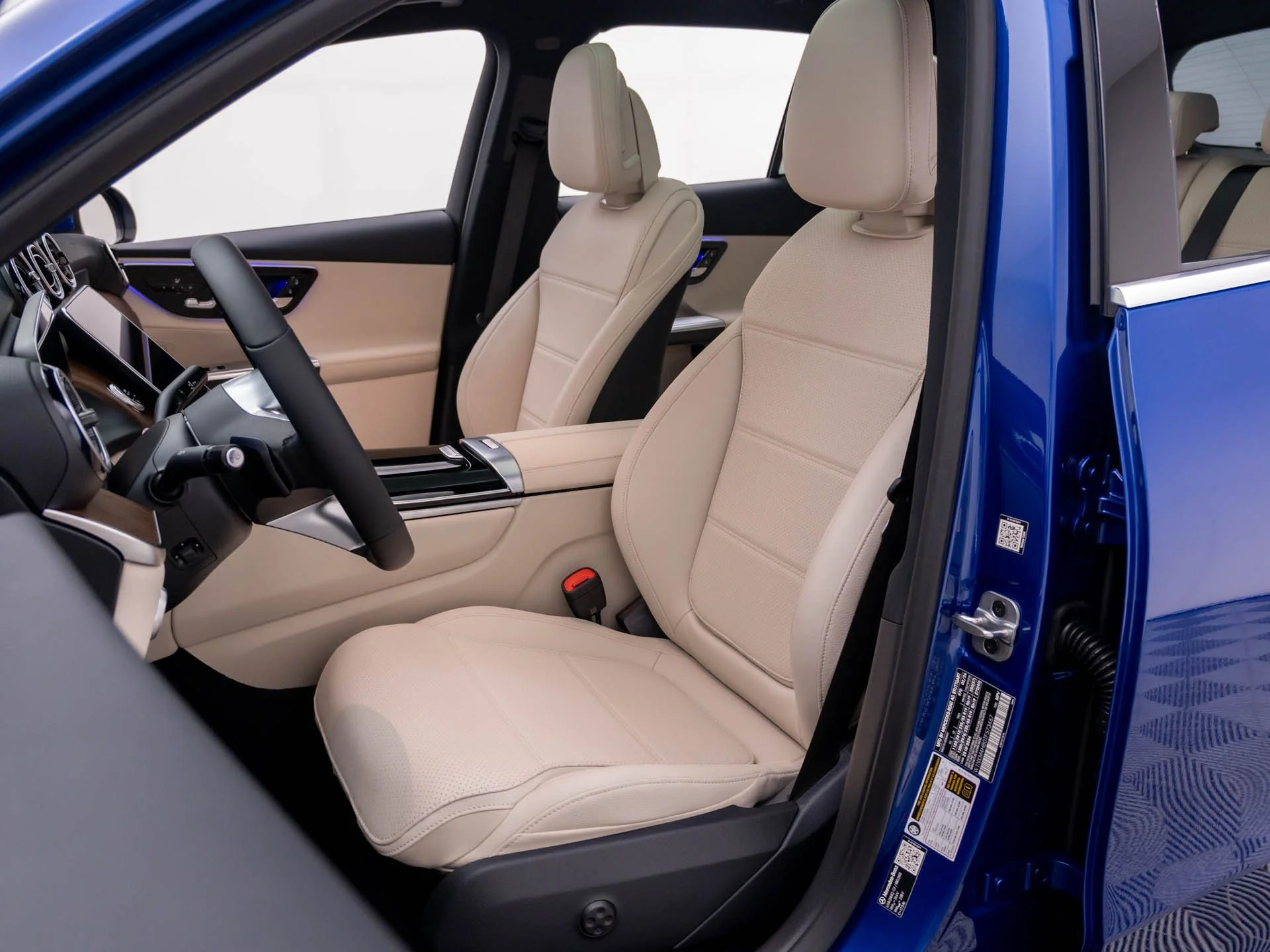 New 2026 Blue Mercedes-Benz GLC 300 image 18