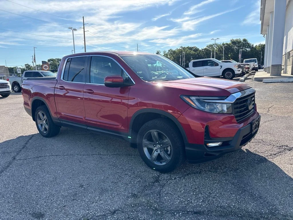 Used 2023 Red Honda RTL image 1